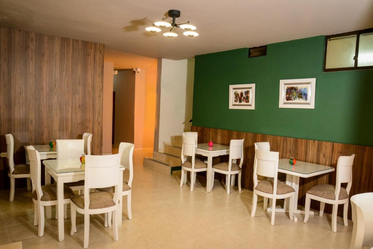 Hotel Prado 34 West Букараманга Екстериор снимка