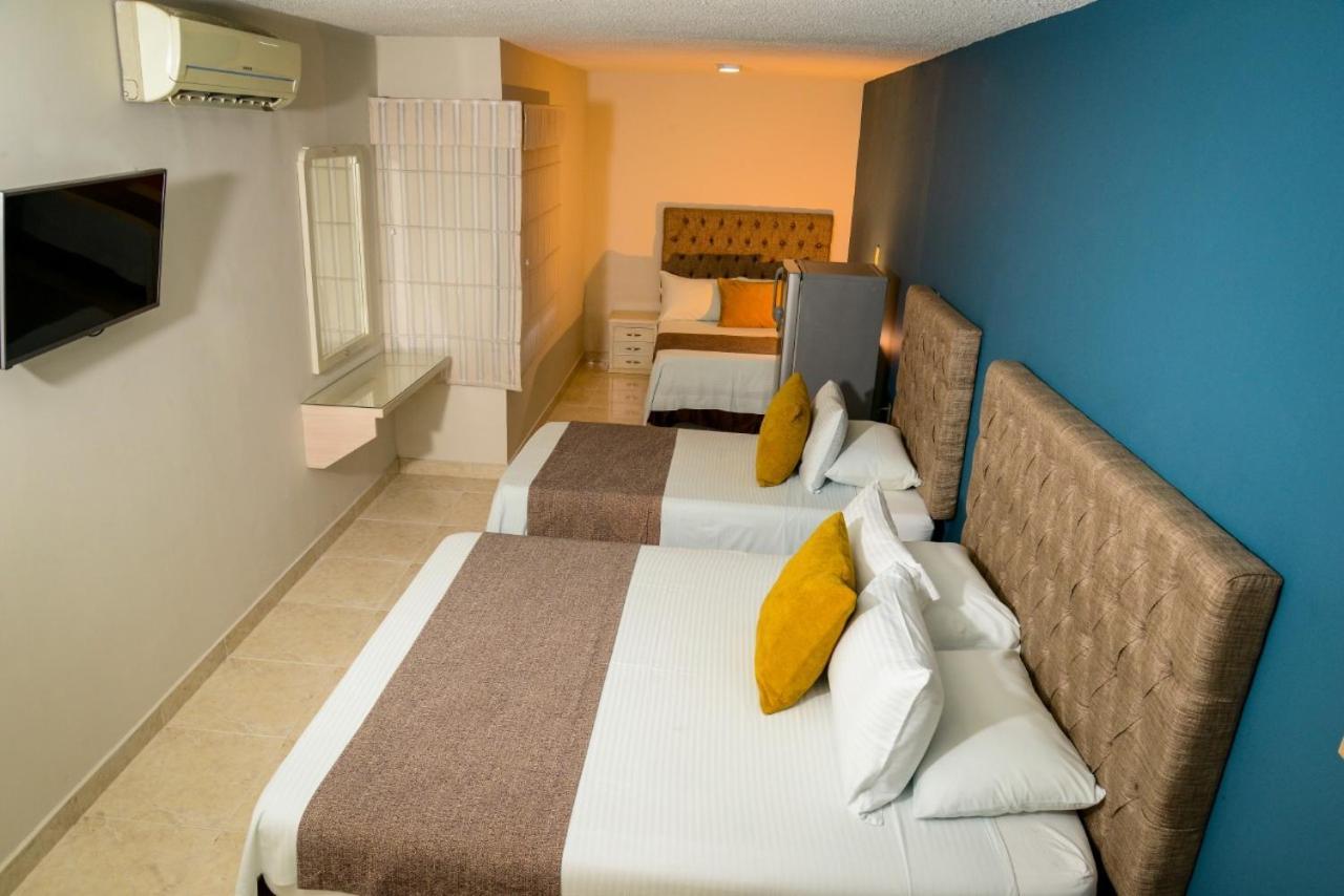 Hotel Prado 34 West Букараманга Екстериор снимка