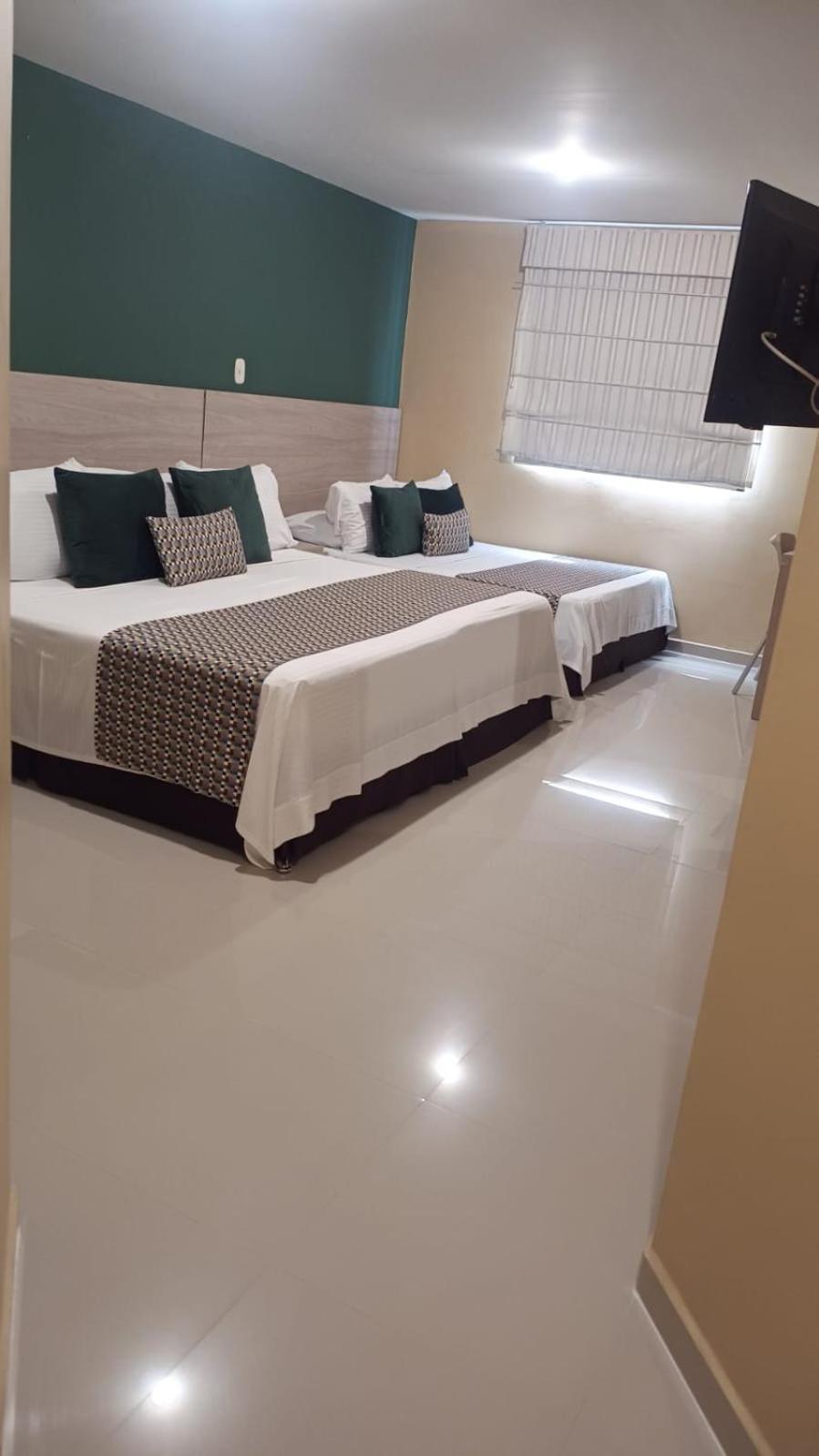 Hotel Prado 34 West Букараманга Екстериор снимка