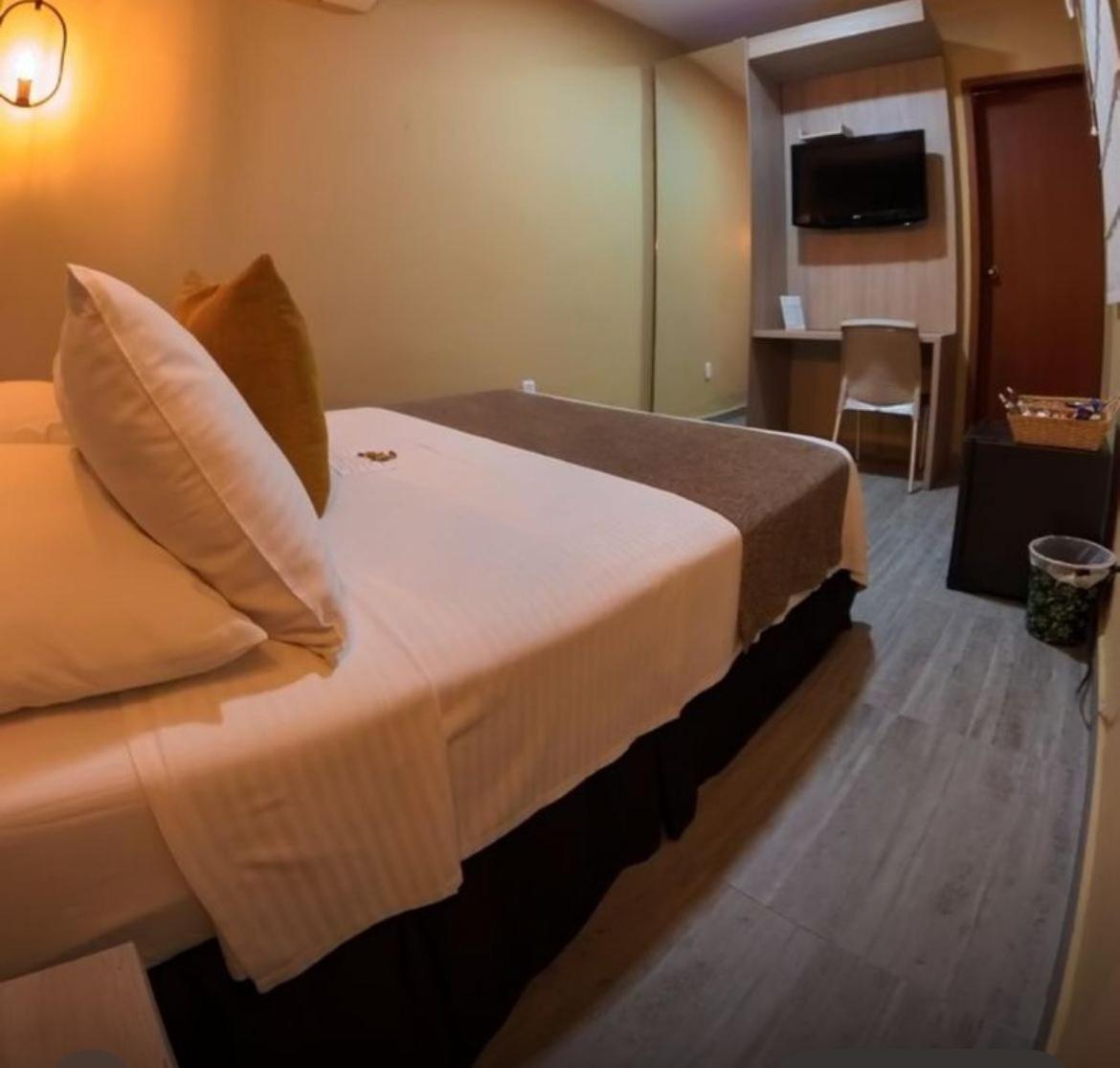 Hotel Prado 34 West Букараманга Екстериор снимка