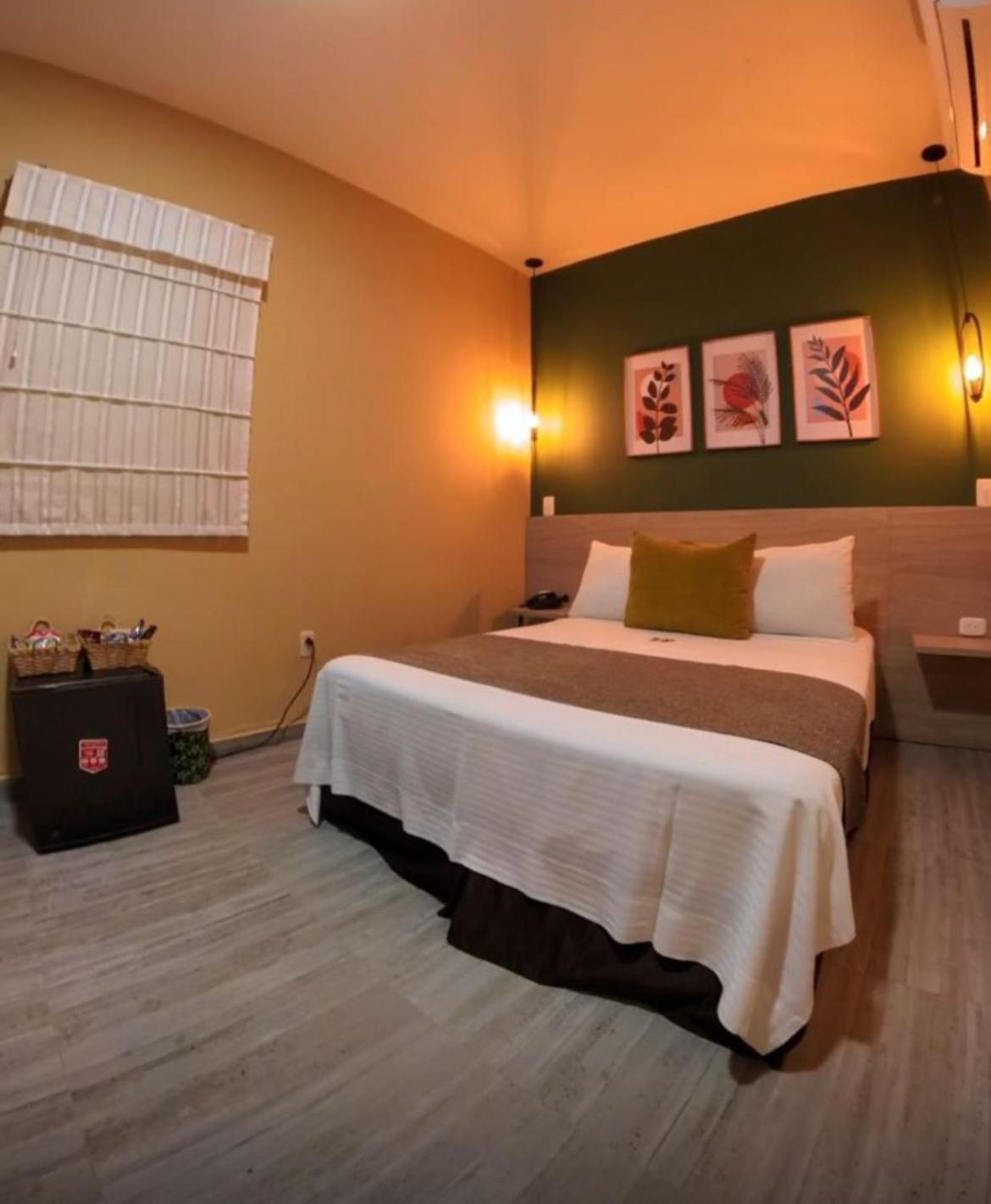 Hotel Prado 34 West Букараманга Екстериор снимка