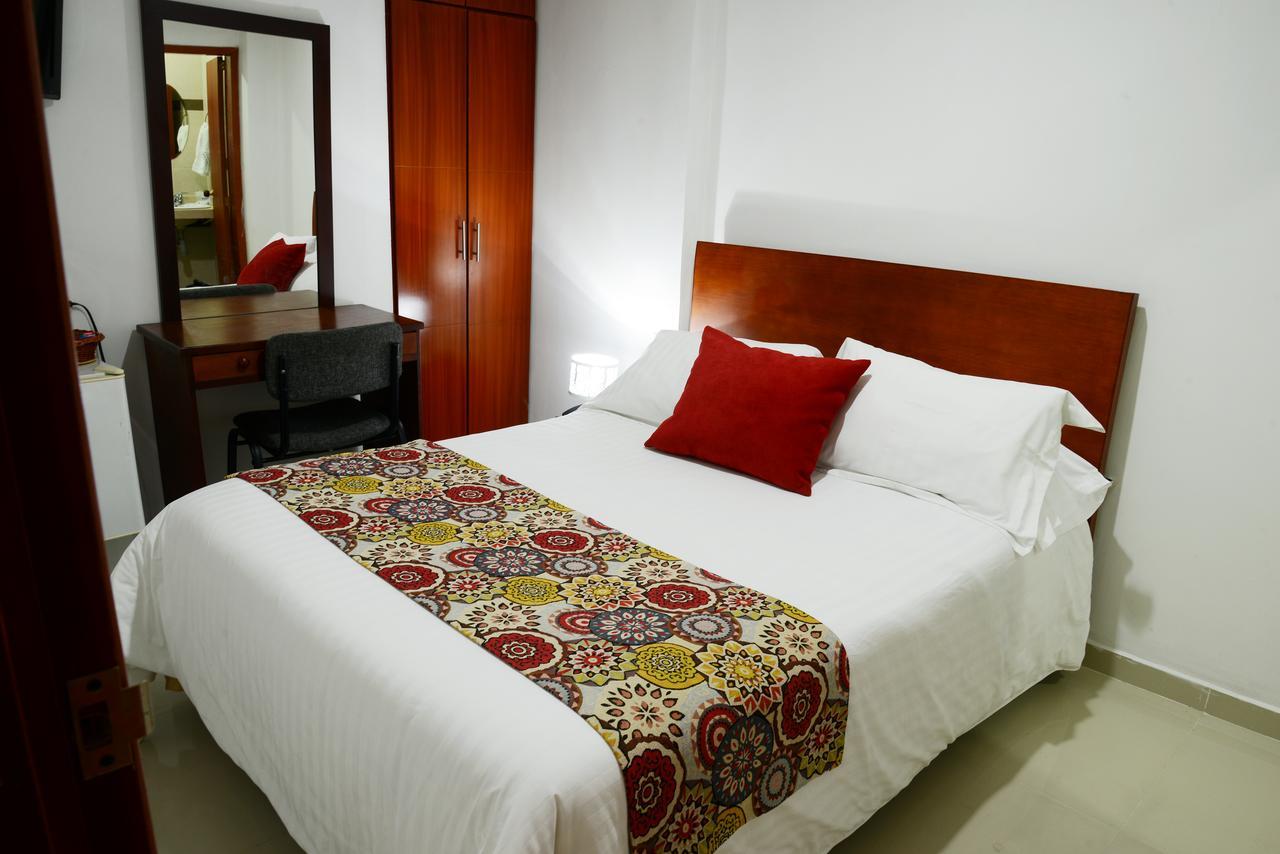 Hotel Prado 34 West Букараманга Екстериор снимка