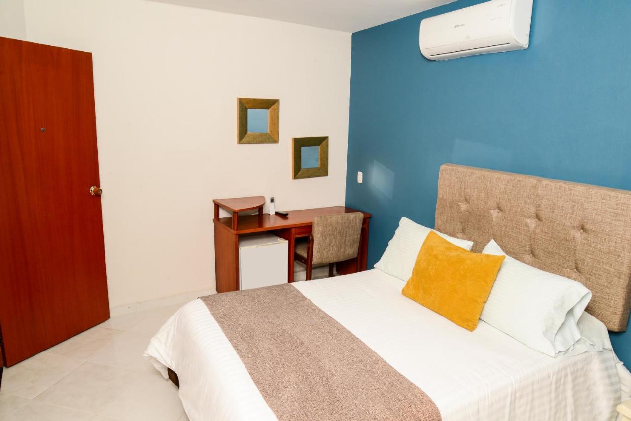 Hotel Prado 34 West Букараманга Екстериор снимка